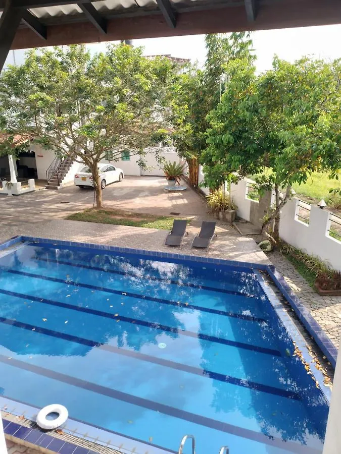 Hotel Sanri Villa Katunayake Minuwangoda