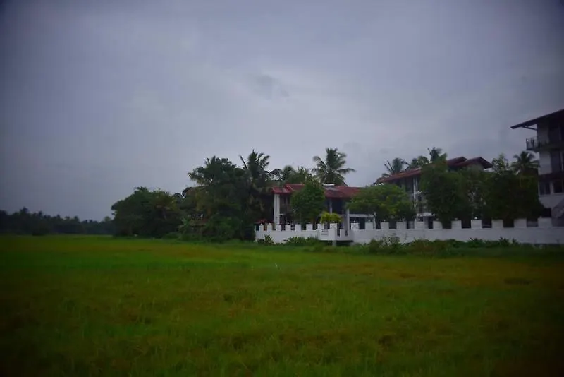 Hotel Sanri Villa Katunayake Minuwangoda