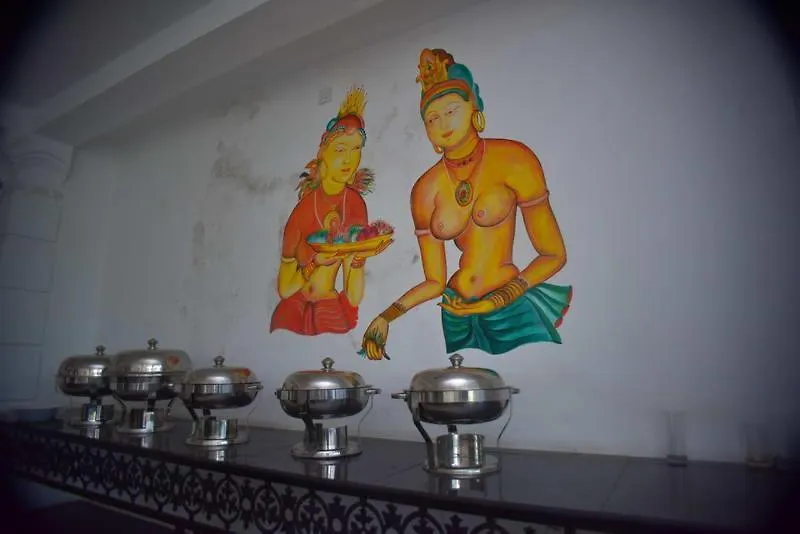 Hotel Sanri Villa Katunayake Minuwangoda