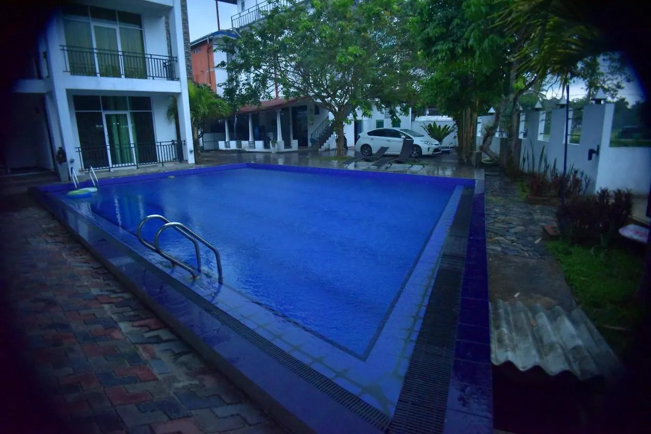 Hotel Sanri Villa Katunayake Minuwangoda