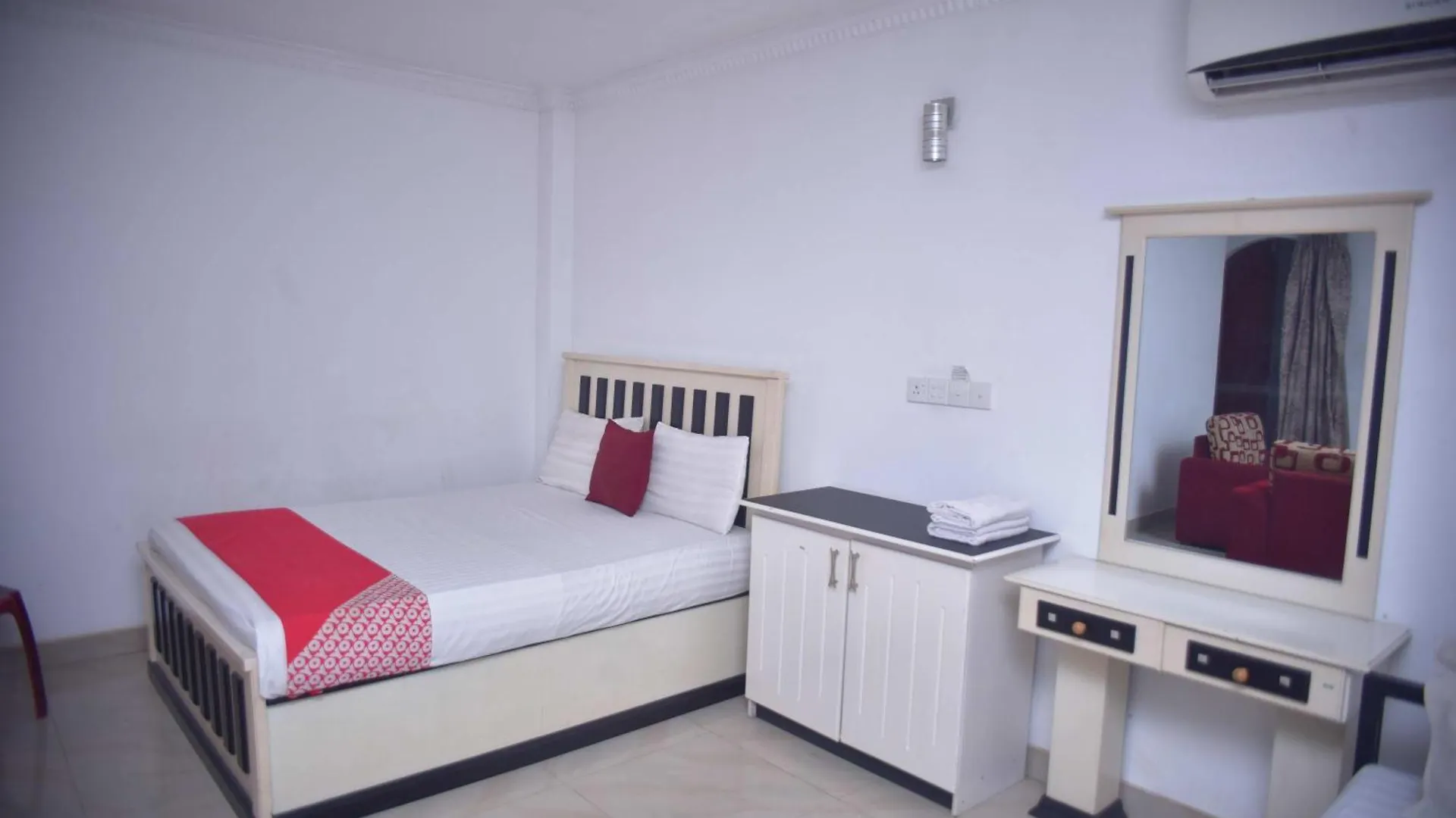 Hotel Sanri Villa Katunayake Minuwangoda